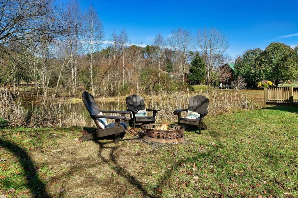 Villa Spectacular Mtns Views With Private Hot Tub With Pool Table And Private Pond Sevierville Exterior foto